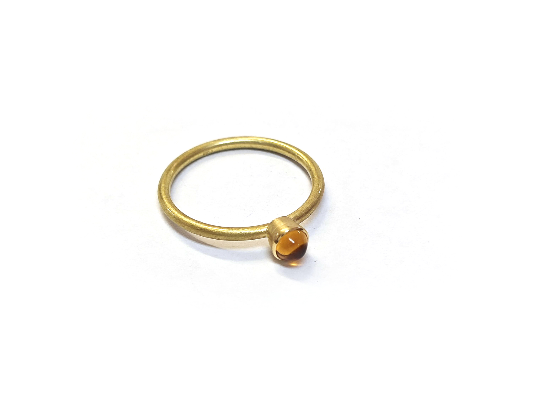 Ring Cullmann Gelbgold mit einen Citrin mit Cabouchonschliff in Gelbgold